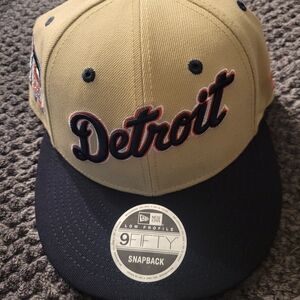 New Era colab with felt Detroit Tigers mens snapback hat